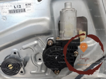 Mecanisme+moteur leve-glace AVG - KIA - 824011F010
