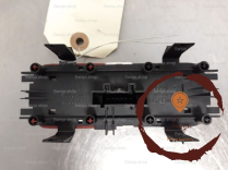 Bouton de warning - RENAULT - 8200107808