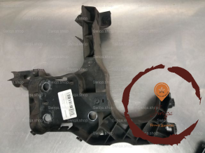 Tole porte phare d - RENAULT - 8200137496