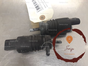 Pompe lave-glace AV - B.M.W. - 67128362154