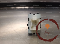 Commande leve-glace porte AVD - DACIA - 527108109537