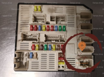 Platine fusible AV - RENAULT