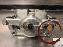 Etrier de frein AVD - RENAULT - 410010823R