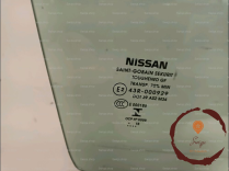 Glace porte AV d - NISSAN