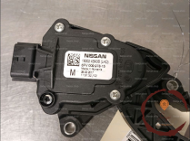 Pedale accelerateur - NISSAN