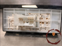 Commande leve-glace porte AVD - NISSAN