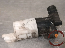 Pompe lave-glace AV - RENAULT - 7700428390
