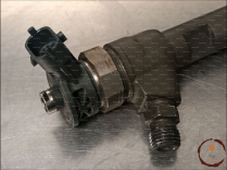 Injecteur 3 - RENAULT - 166008399R