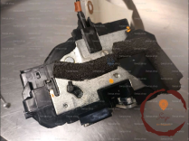 Serrure porte ARD - NISSAN