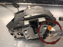 Serrure porte AVD - RENAULT