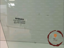Glace porte AV d - NISSAN