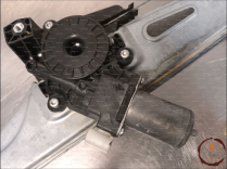 Mecanisme+moteur leve-glace AVD - SUZUKI - 8340161M01000
