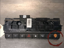 Bouton de warning - RENAULT