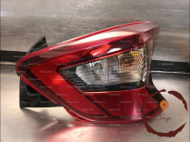 Feu ARD - NISSAN
