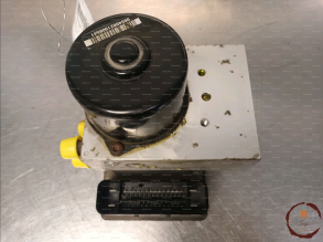 Unite hydraulique abs - VOLVO - 8666845