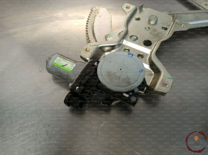 Mecanisme+moteur leve-glace AVD - SUZUKI - 83401M68K10