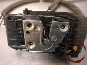 Serrure porte ARD - NISSAN