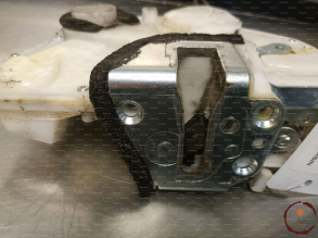 Serrure porte AVG - SUZUKI - 8220262K13