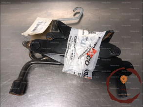 Cric + manivelle - RENAULT - 8200676845