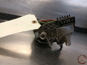 Moteur essuie-glace AV - RENAULT - 7701349770