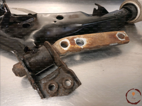 Triangle inf AVD - NISSAN - 311308021557