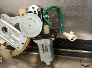 Mecanisme+moteur leve-glace AVG - SUZUKI - 8340286G10000