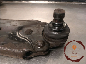 Triangle inf AVG - FORD - 1706971