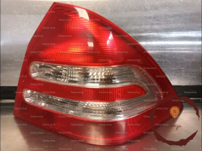 Feu ARD - MERCEDES - 2038200264