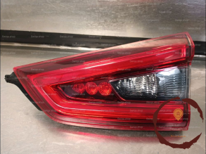 Feu AR int d - NISSAN