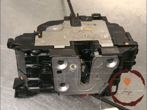 Serrure porte AVD - RENAULT